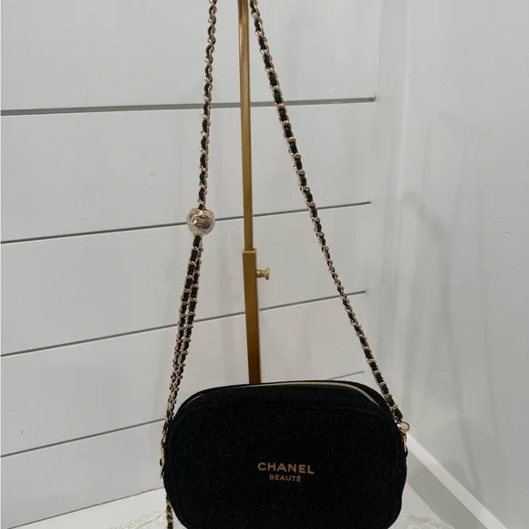 Chanel Cosmetic Pouch Bag with Chain from Chanel Beauty GWP - Picture 6 of 11